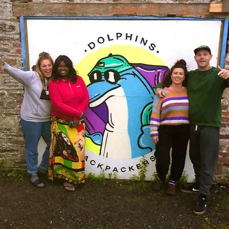 Dolphins Backpackers بيت شباب