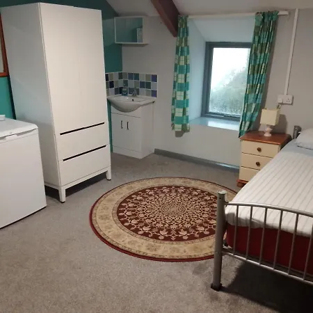 Hostal Dolphins Backpackers *